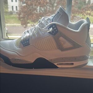 Nike Air Jordan 4 Retro White Sneakers